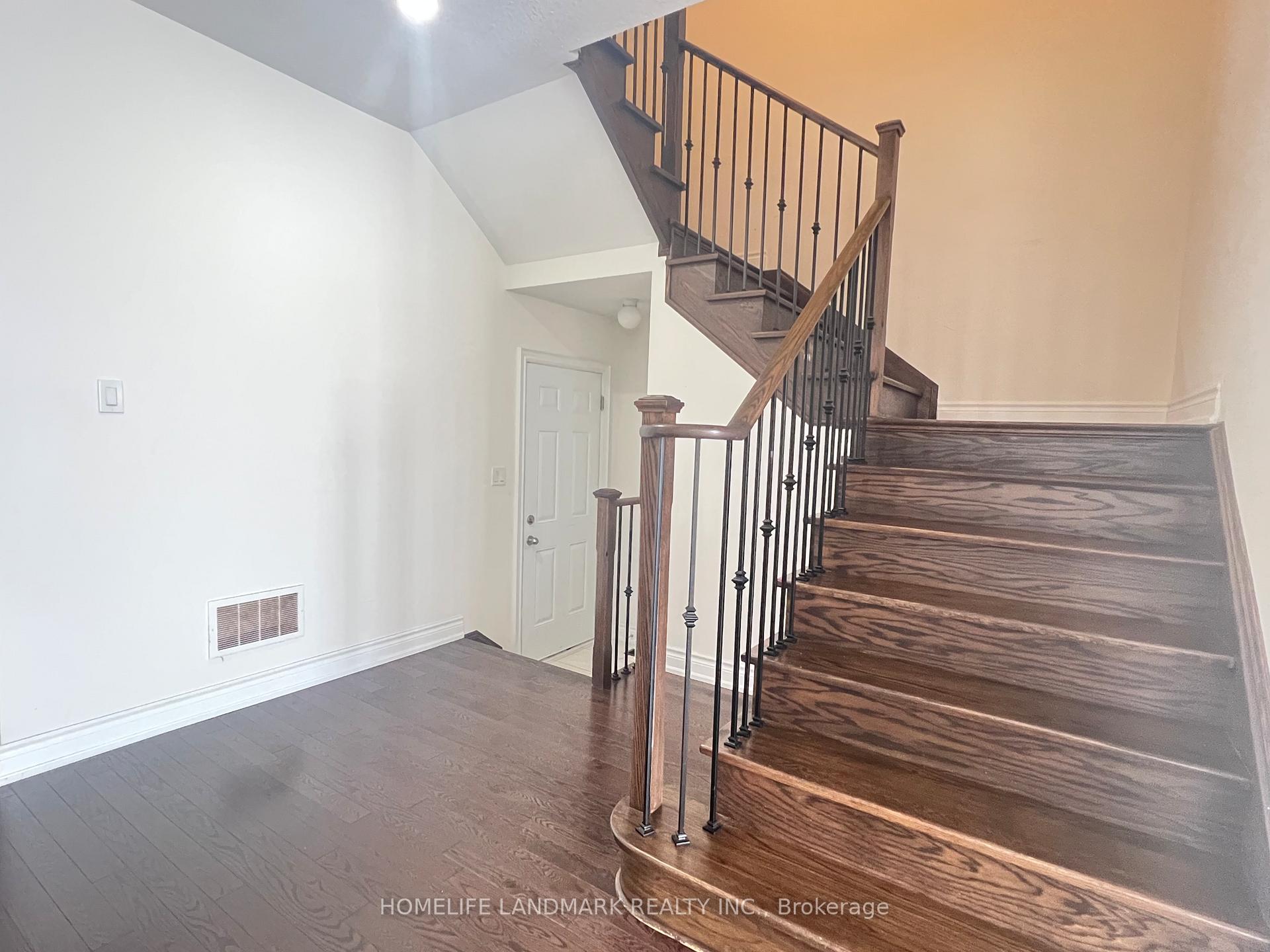 Photo 8 of 20 Mac Frost Way, Scarborough, Rouge — HOMEH