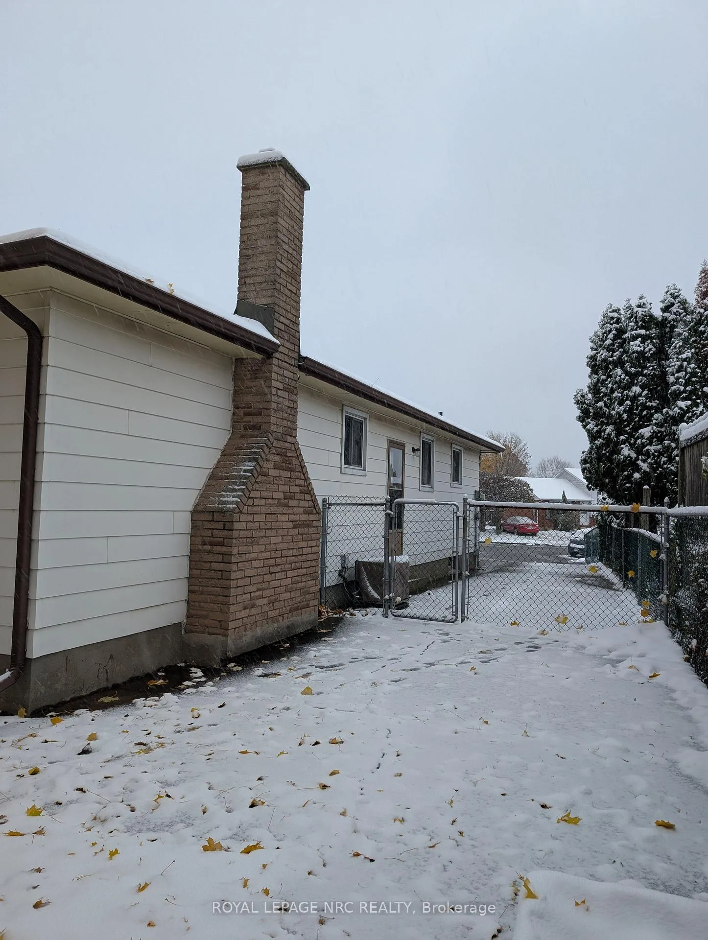 Photo 4 of 7623 Ronnie Crescent S, Niagara Falls, Marineland — HOMEH