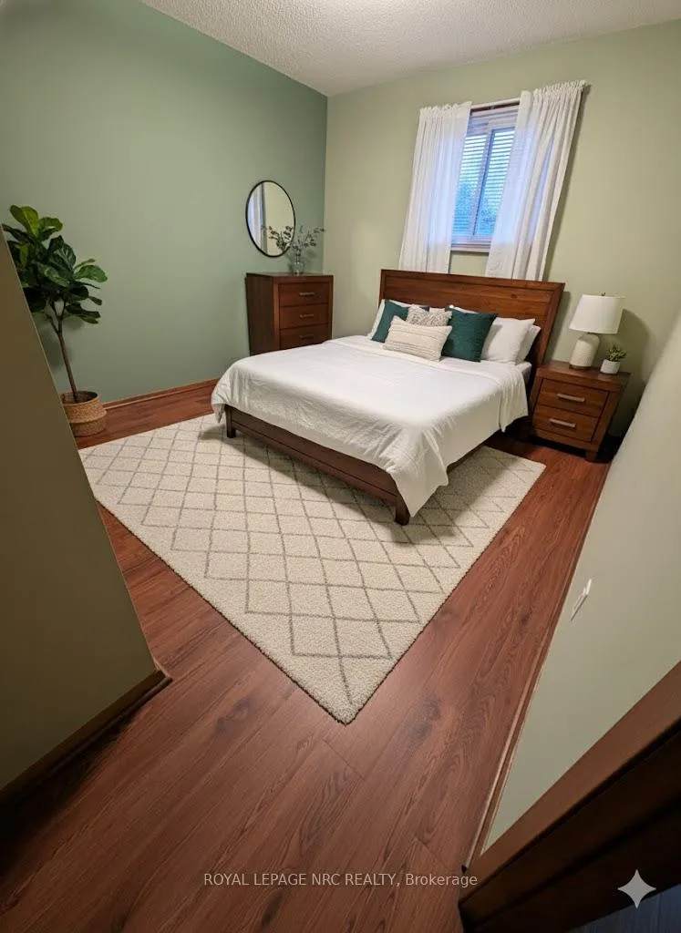 Photo 12 of 7623 Ronnie Crescent S, Niagara Falls, Marineland — HOMEH