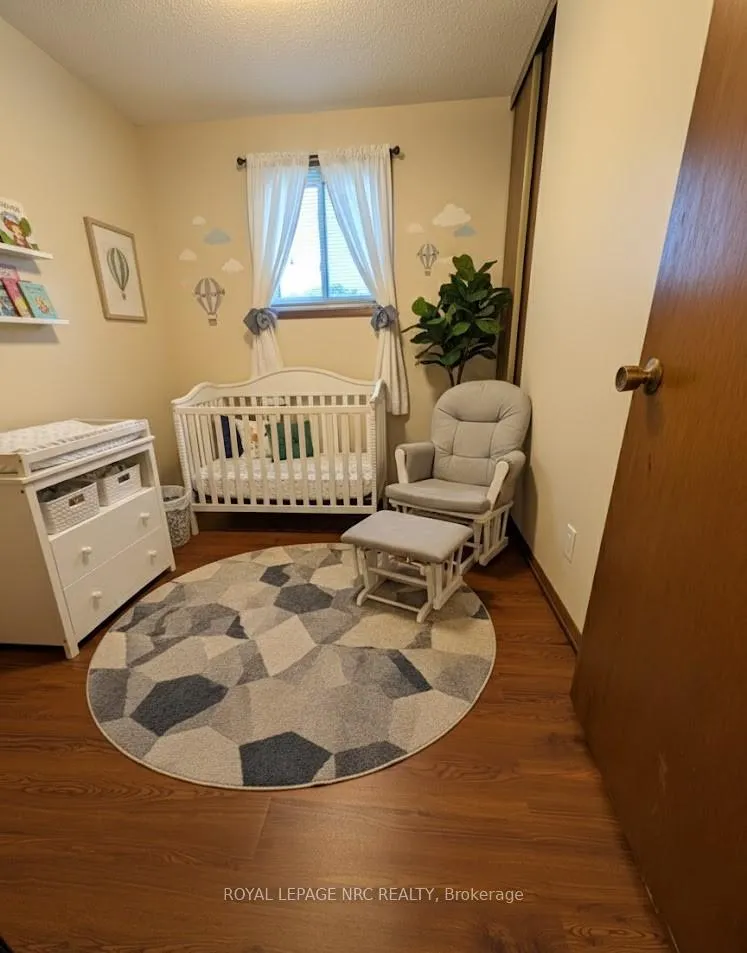 Photo 16 of 7623 Ronnie Crescent S, Niagara Falls, Marineland — HOMEH