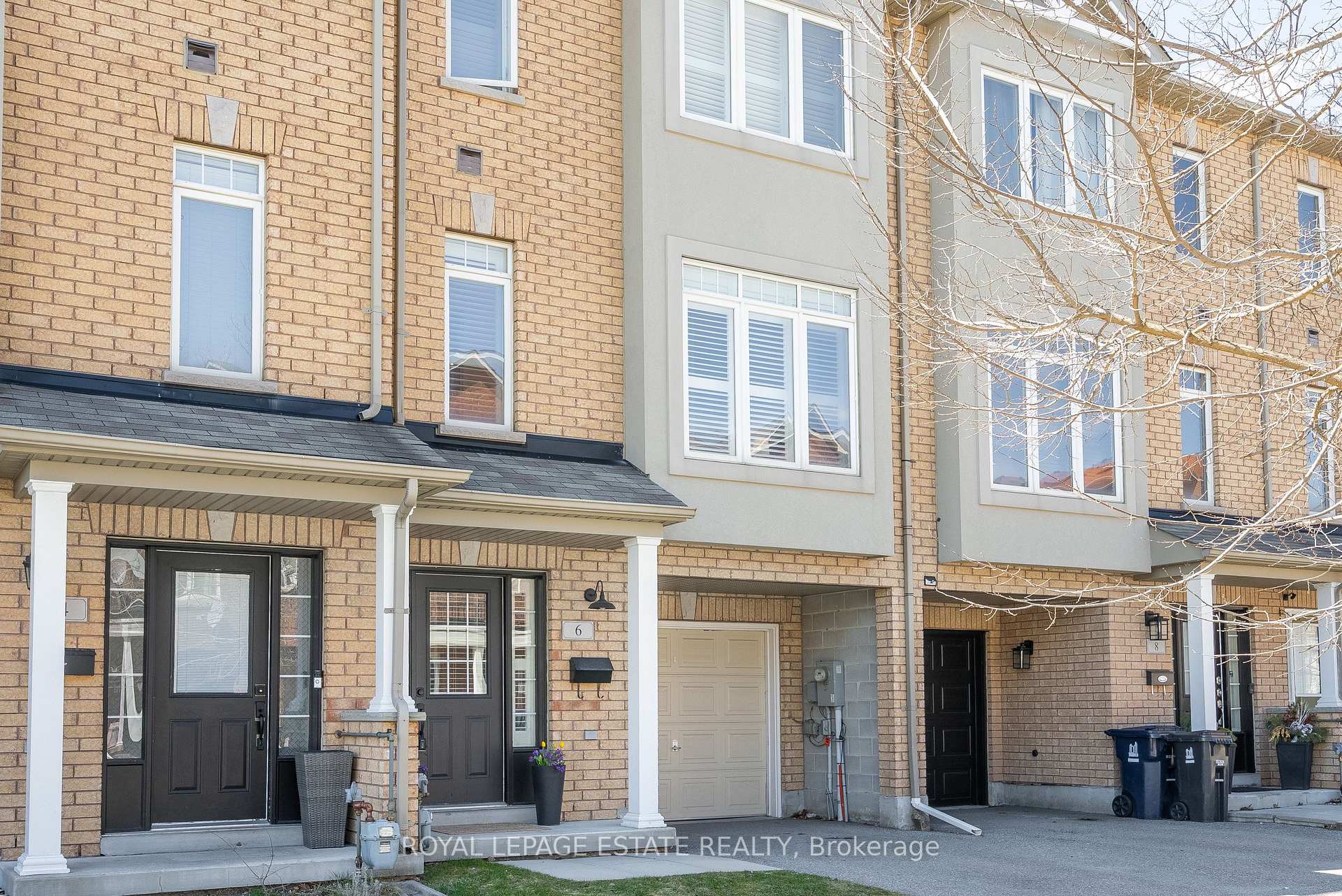 Photo 2 of 6 Curran Hall Crescent, Scarborough, Morningside — HOMEH