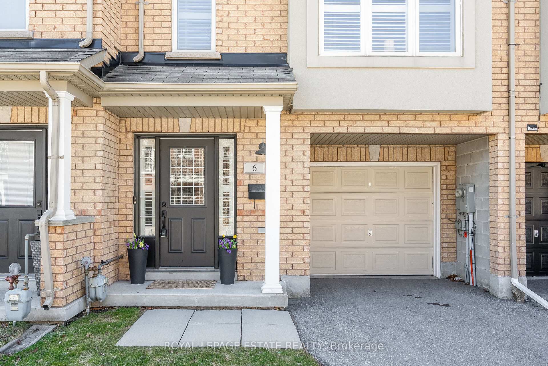 Photo 3 of 6 Curran Hall Crescent, Scarborough, Morningside — HOMEH