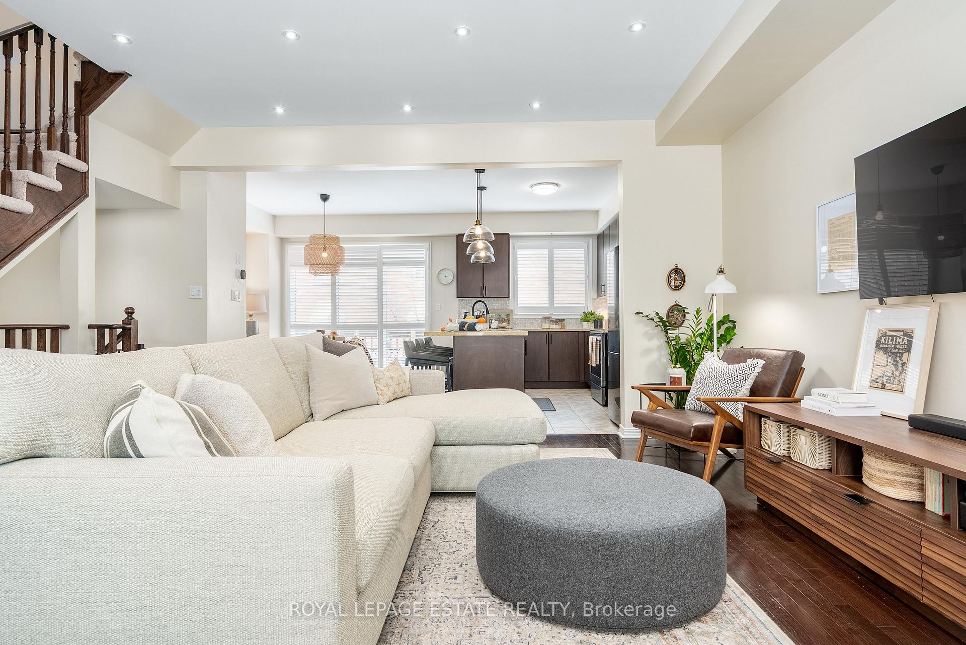 Photo 13 of 6 Curran Hall Crescent, Scarborough, Morningside — HOMEH