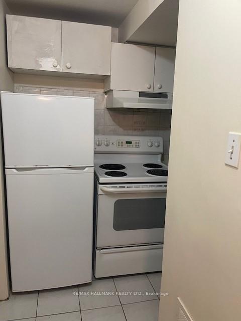 Photo 10 of Unit Basement, 62 Sunburst Square, Scarborough, Malvern — HOMEH