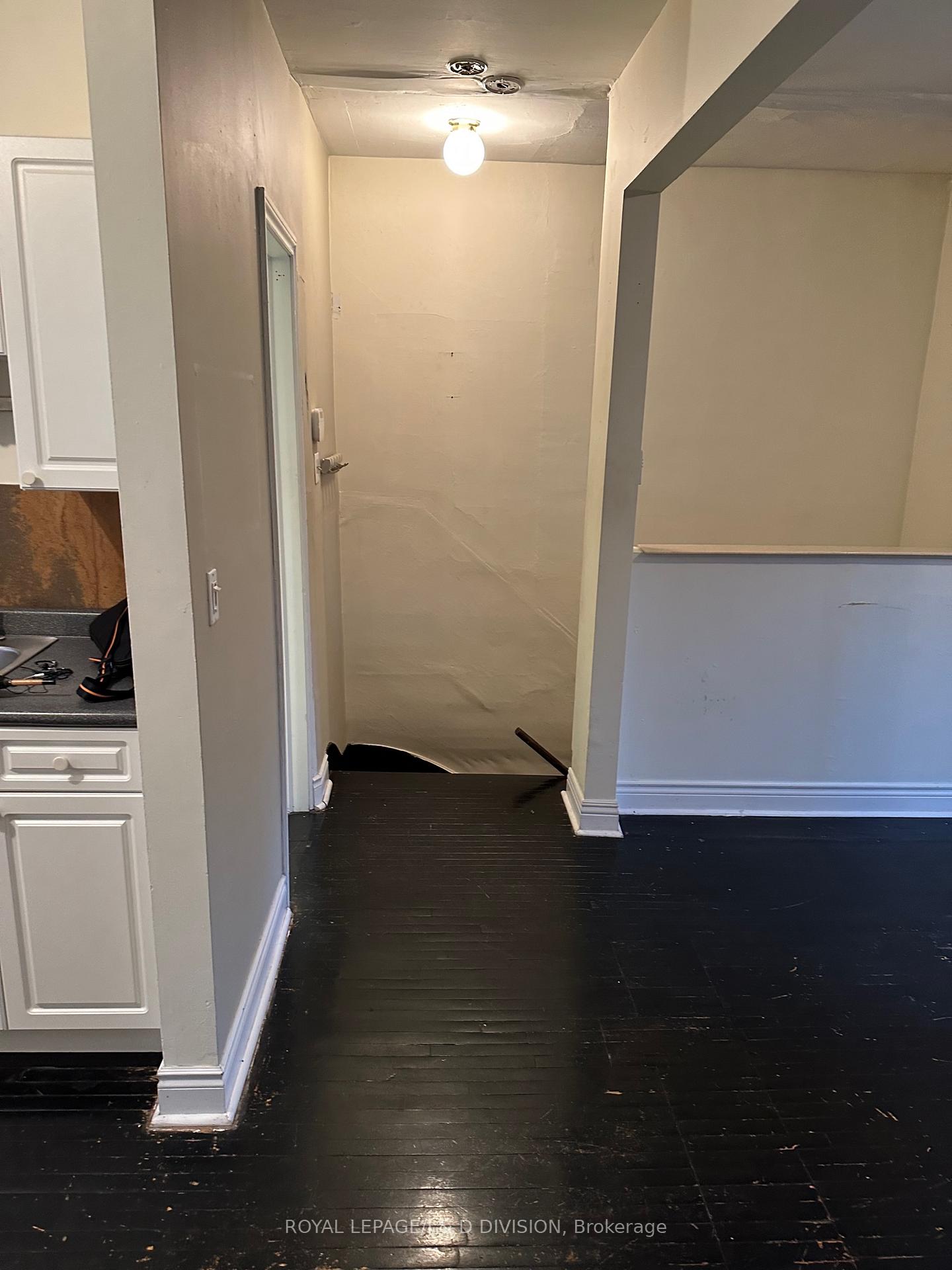 Photo 2 of Unit Upper, 9 Irwin Avenue, Toronto, Bay Street Corridor — HOMEH