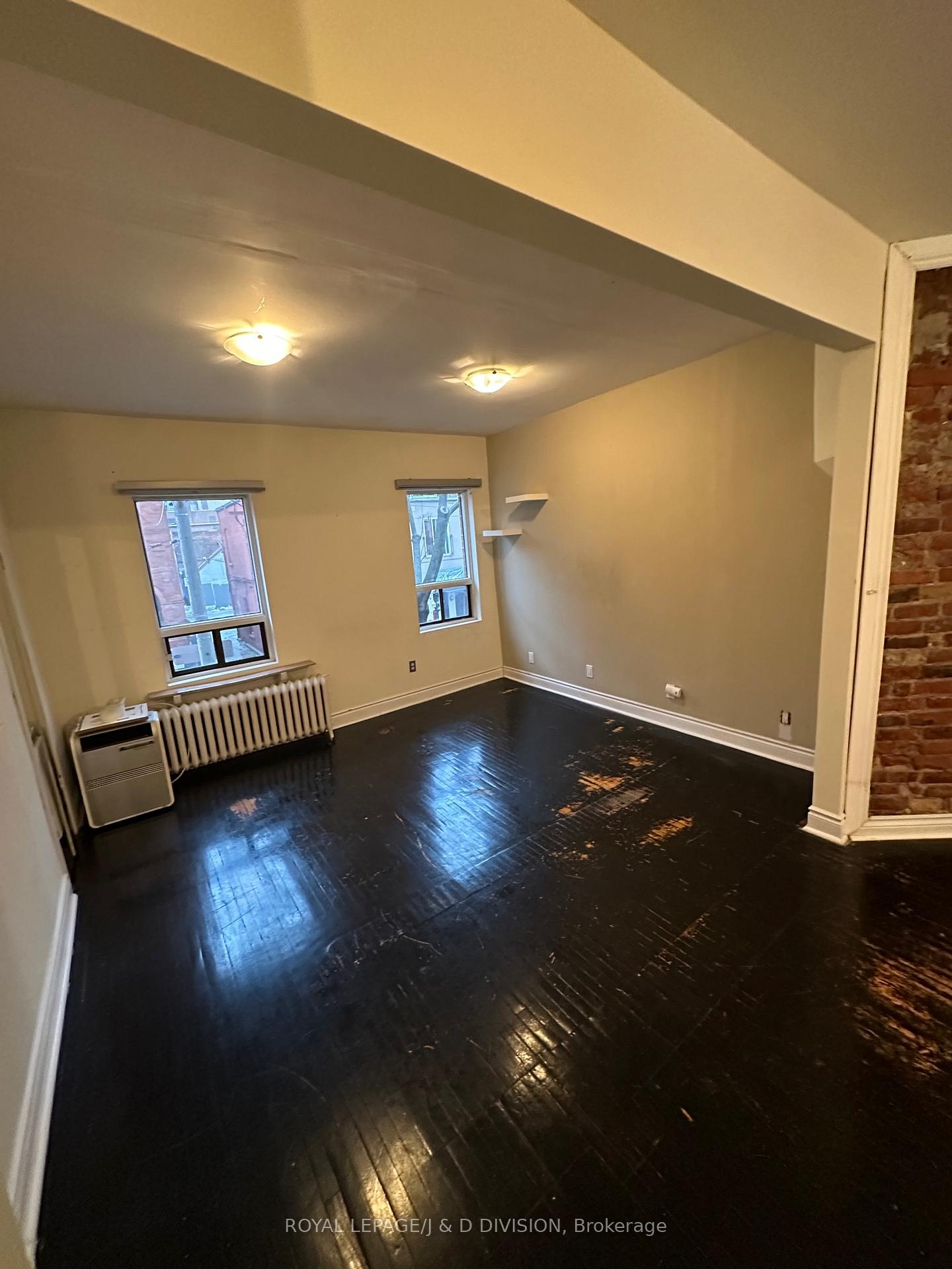 Photo 4 of Unit Upper, 9 Irwin Avenue, Toronto, Bay Street Corridor — HOMEH