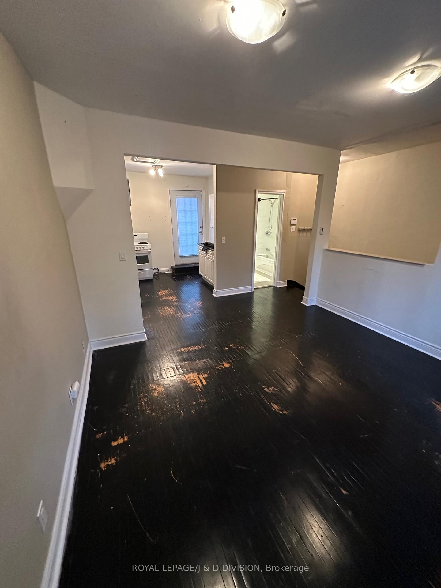Photo 8 of Unit Upper, 9 Irwin Avenue, Toronto, Bay Street Corridor — HOMEH