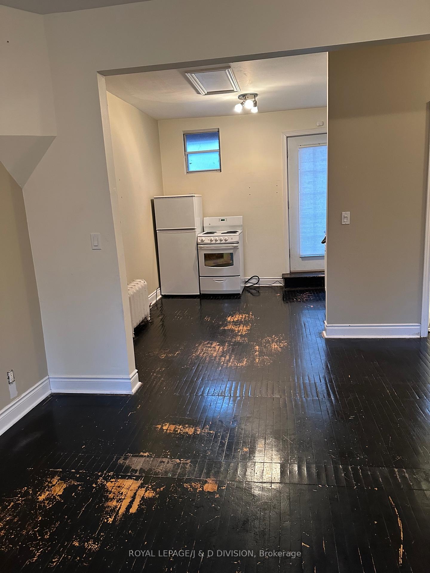 Photo 9 of Unit Upper, 9 Irwin Avenue, Toronto, Bay Street Corridor — HOMEH