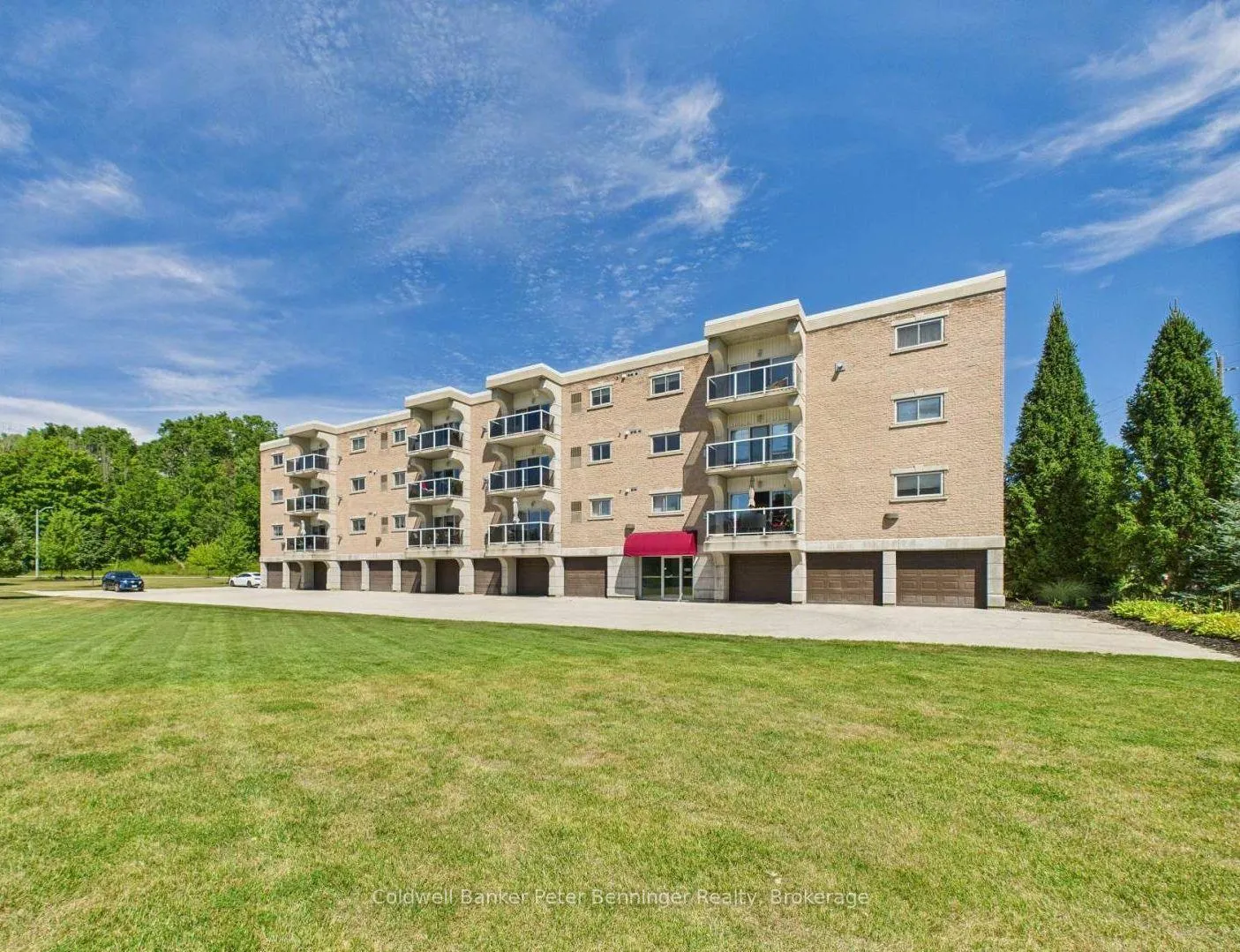 Front of Unit 402, 125 William Street N