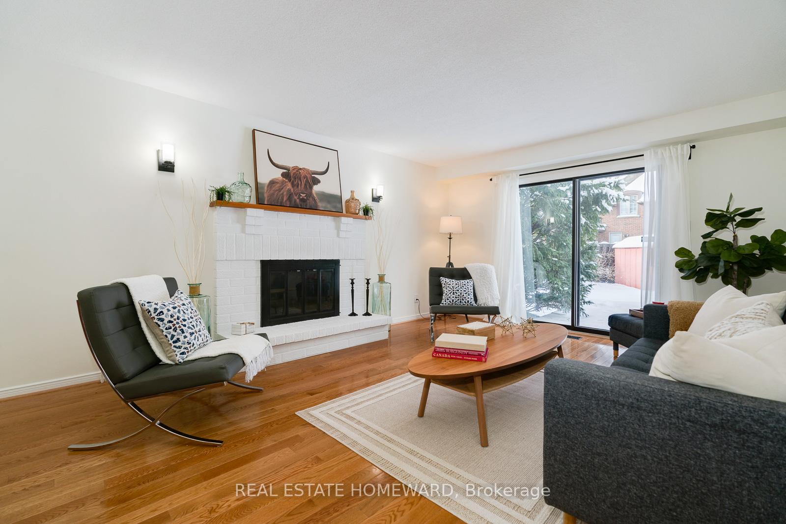 Photo 6 of 5 Karen Ann Crescent, Scarborough, Woburn — HOMEH