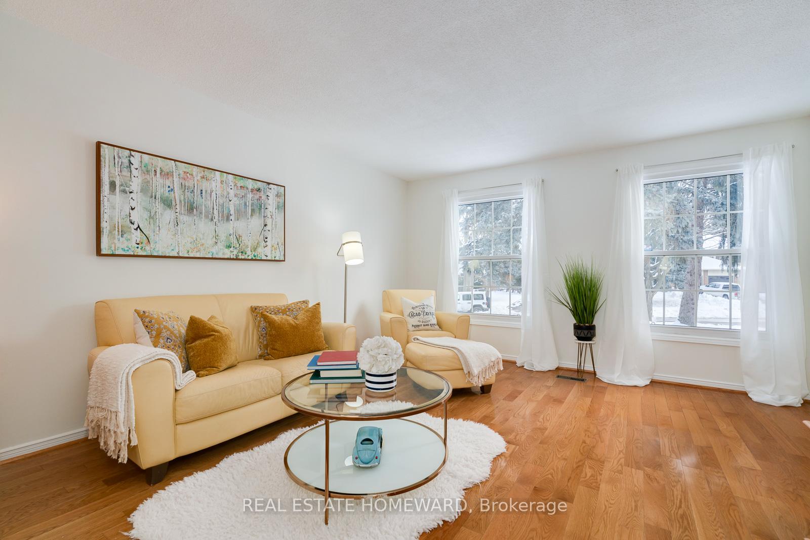 Photo 11 of 5 Karen Ann Crescent, Scarborough, Woburn — HOMEH