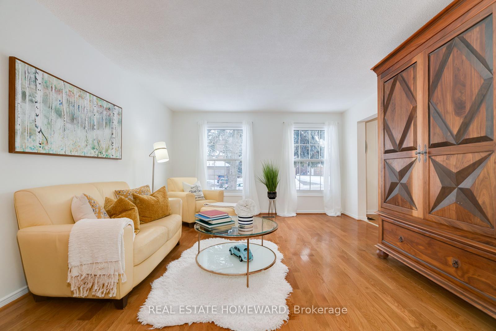 Photo 13 of 5 Karen Ann Crescent, Scarborough, Woburn — HOMEH