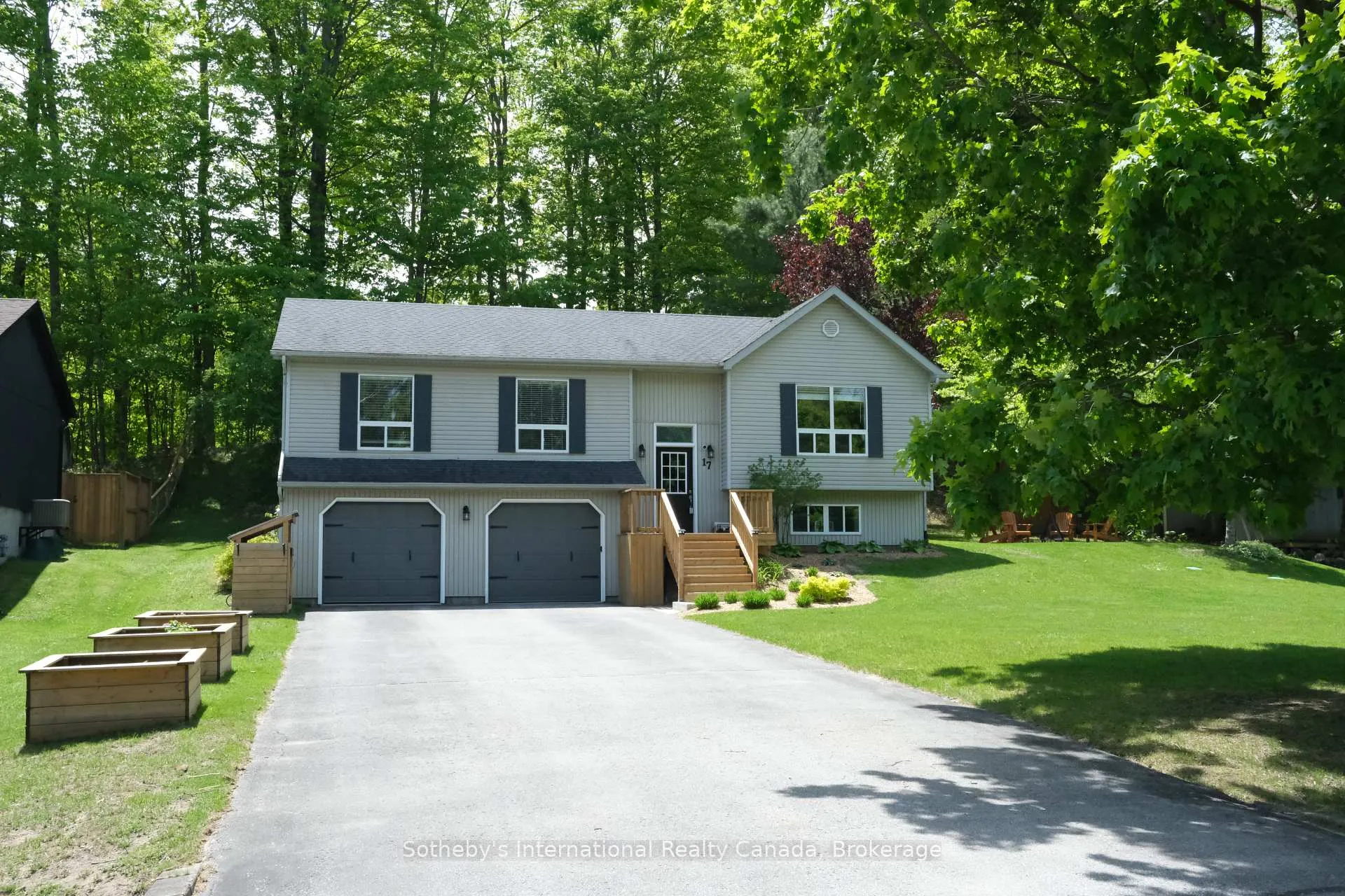 Photo 1 of 17 Sugarbush Road, Oro-Medonte, Sugarbush — HOMEH