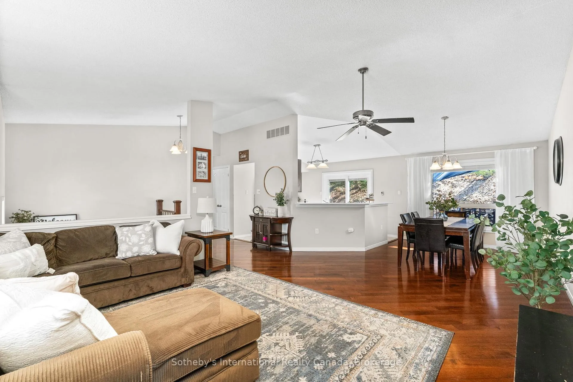 Photo 11 of 17 Sugarbush Road, Oro-Medonte, Sugarbush — HOMEH