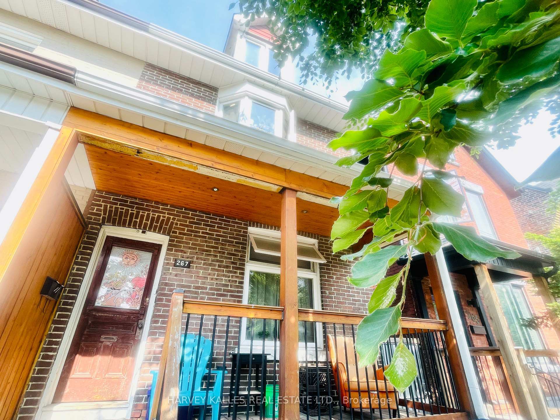 Front of Unit 2, 267 St Helens Avenue