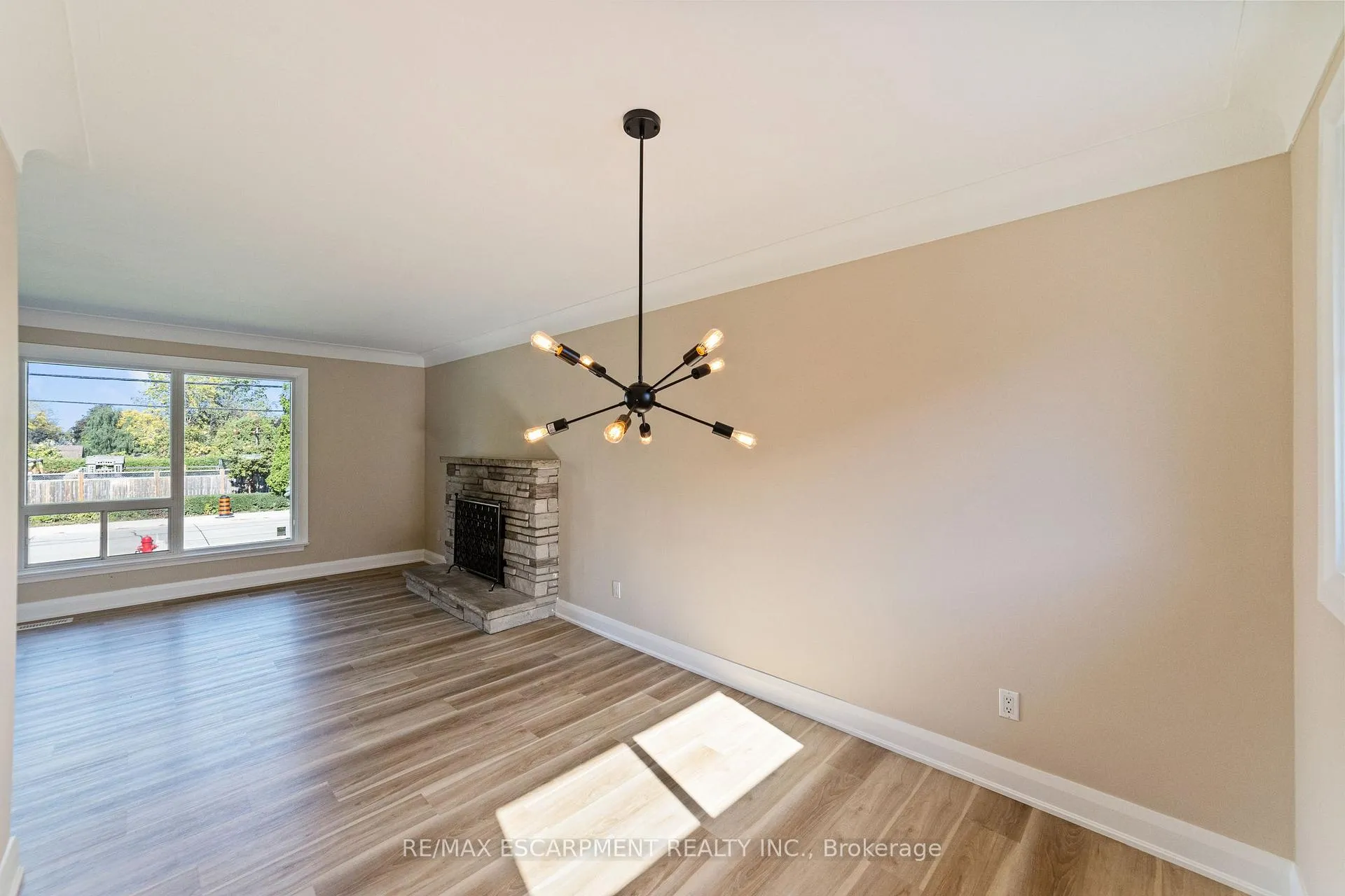 Photo 8 of 131 Sanatorium Road, Hamilton, Buchanan — HOMEH