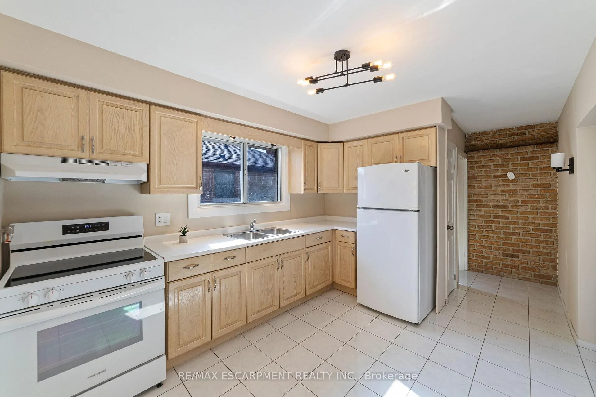 Photo 11 of 131 Sanatorium Road, Hamilton, Buchanan — HOMEH