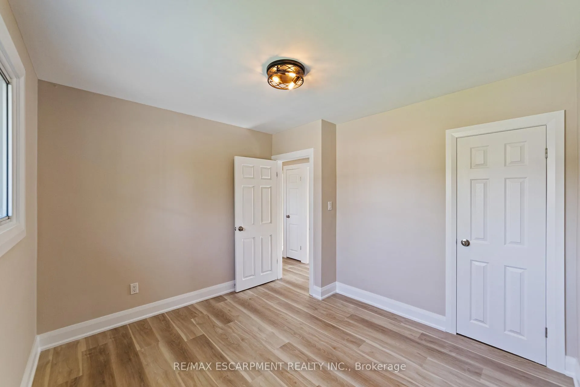 Photo 16 of 131 Sanatorium Road, Hamilton, Buchanan — HOMEH