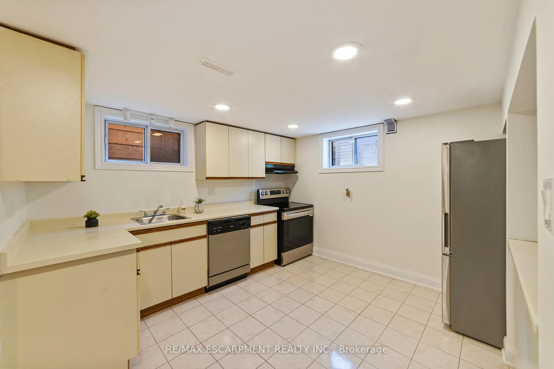 Photo 23 of 131 Sanatorium Road, Hamilton, Buchanan — HOMEH