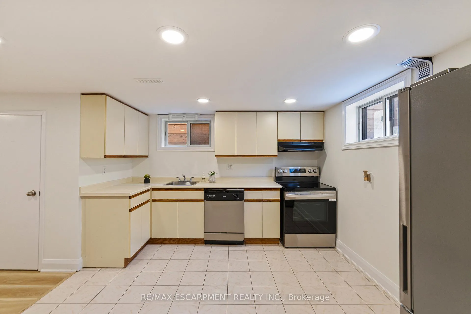 Photo 25 of 131 Sanatorium Road, Hamilton, Buchanan — HOMEH