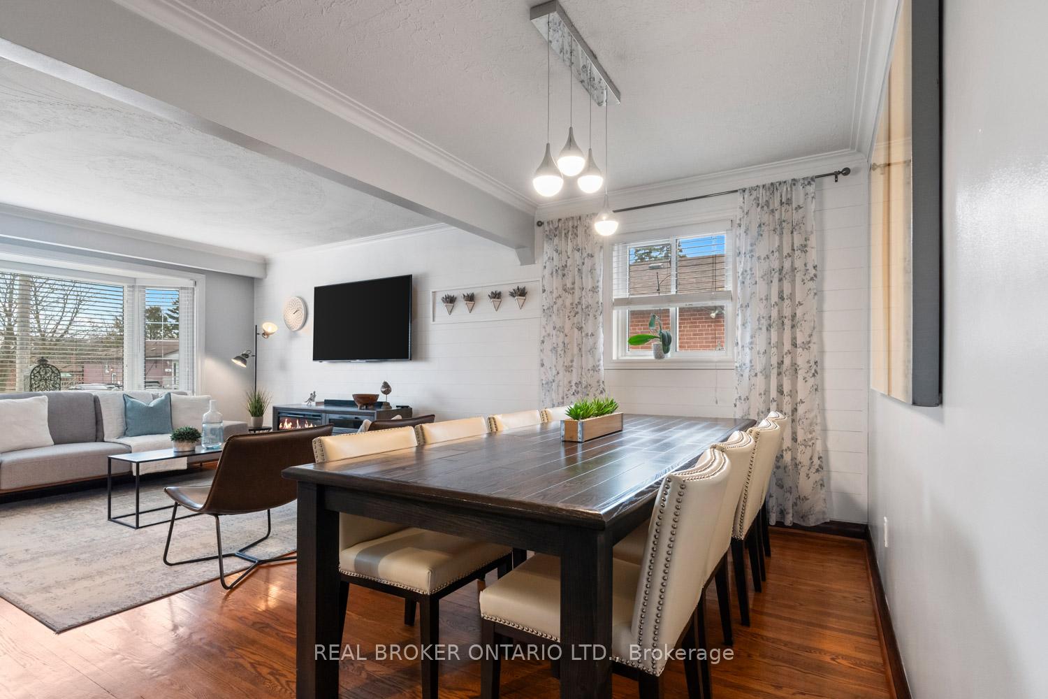 Photo 10 of 32 Ronway Crescent, Scarborough, Woburn — HOMEH