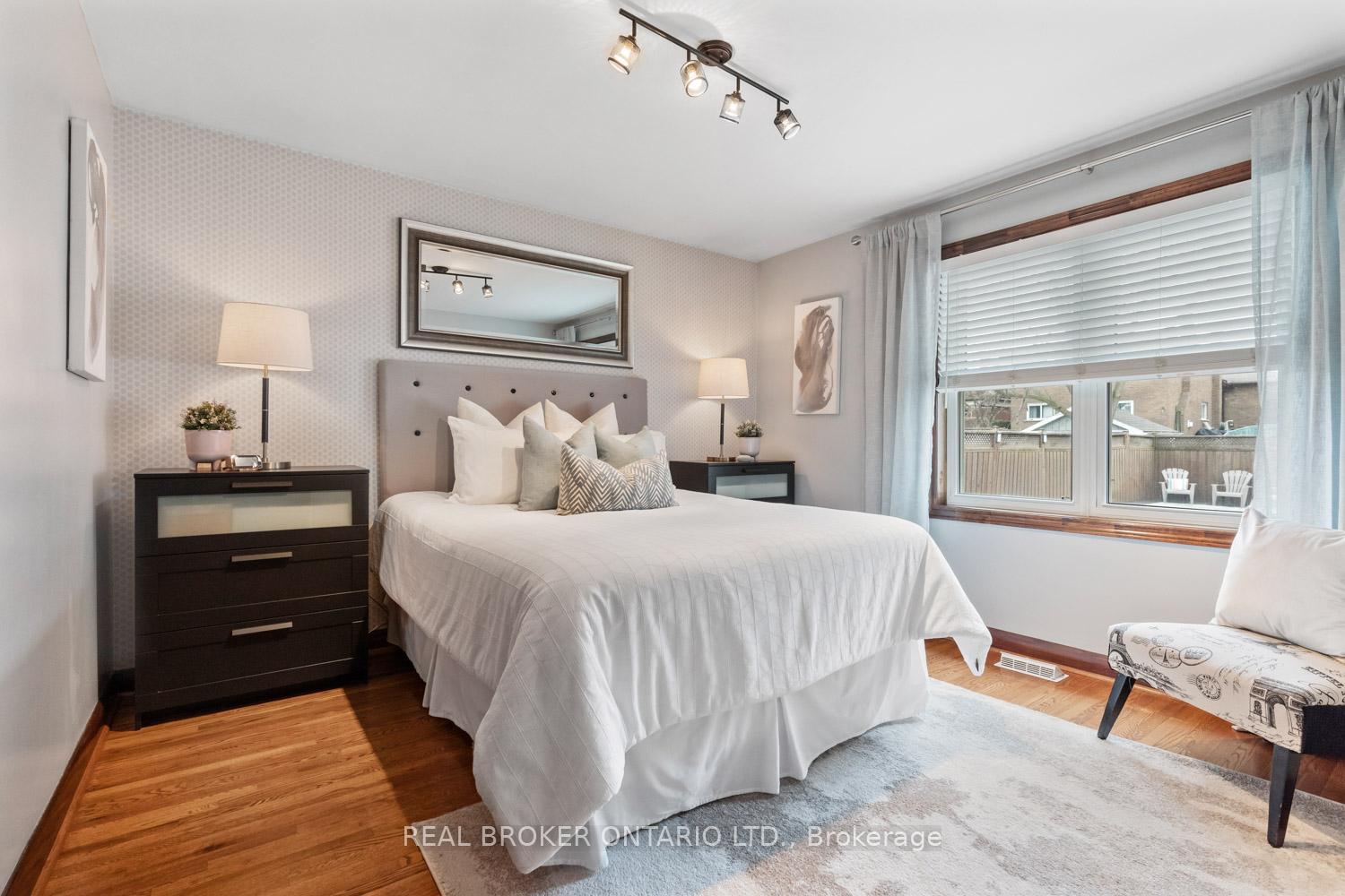 Photo 11 of 32 Ronway Crescent, Scarborough, Woburn — HOMEH