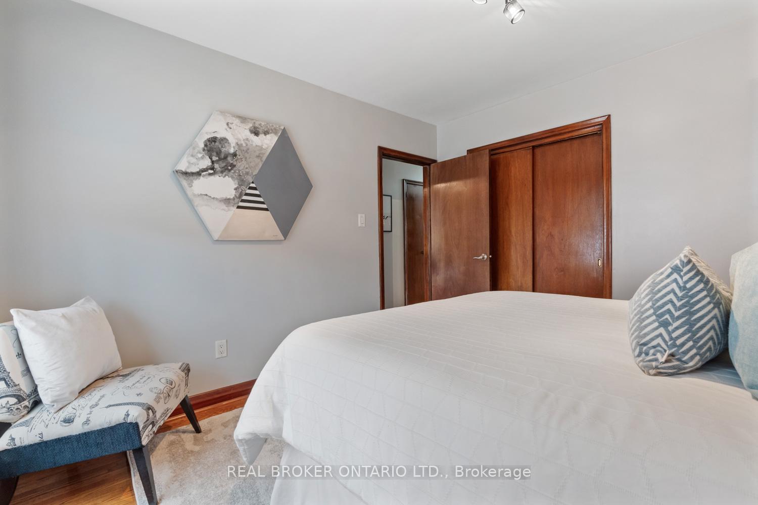Photo 13 of 32 Ronway Crescent, Scarborough, Woburn — HOMEH
