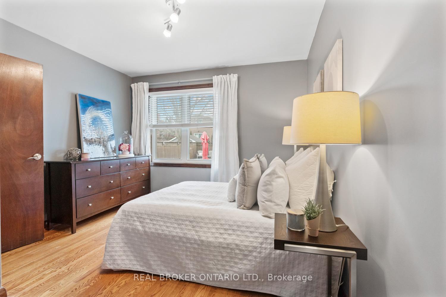 Photo 15 of 32 Ronway Crescent, Scarborough, Woburn — HOMEH