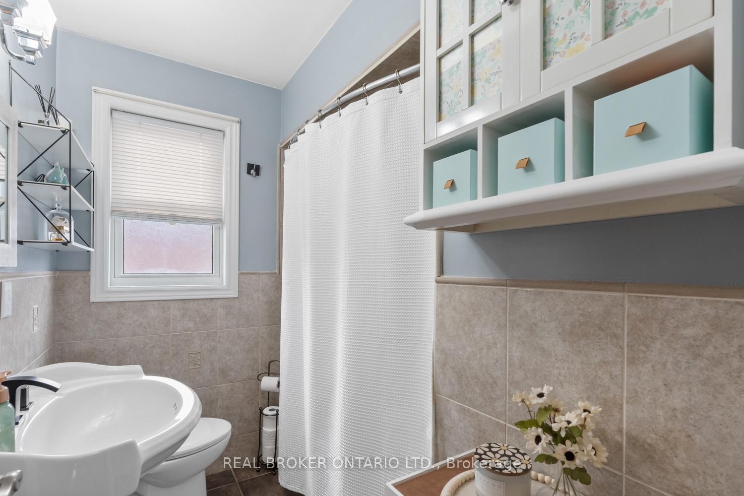 Photo 18 of 32 Ronway Crescent, Scarborough, Woburn — HOMEH