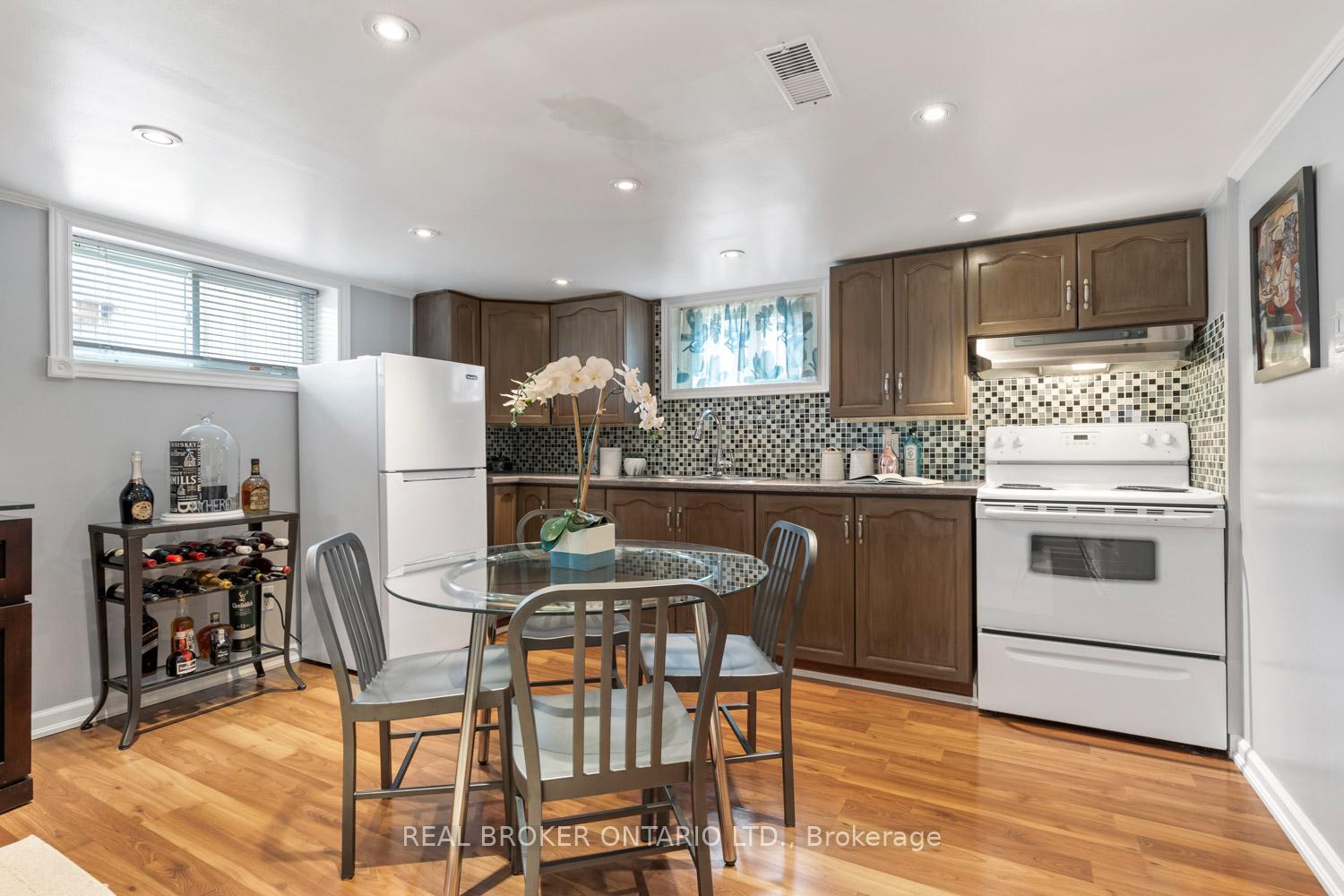 Photo 21 of 32 Ronway Crescent, Scarborough, Woburn — HOMEH