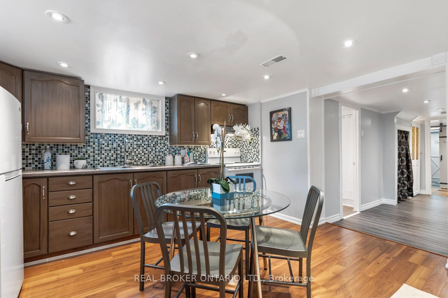 Photo 22 of 32 Ronway Crescent, Scarborough, Woburn — HOMEH