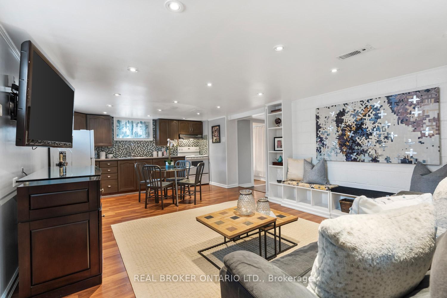 Photo 25 of 32 Ronway Crescent, Scarborough, Woburn — HOMEH