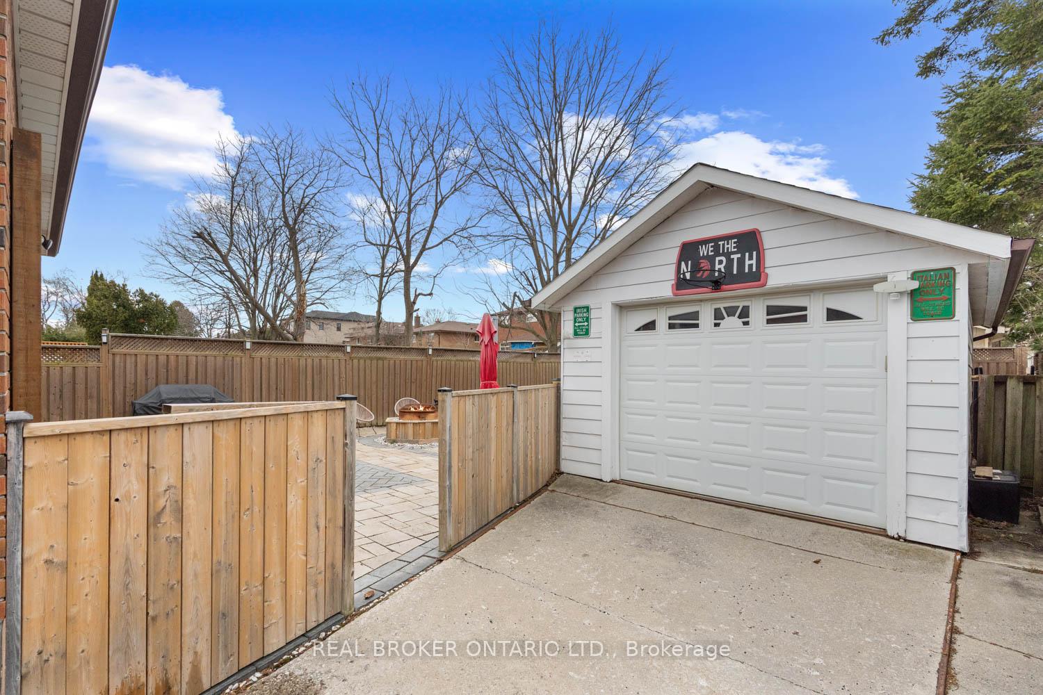 Photo 33 of 32 Ronway Crescent, Scarborough, Woburn — HOMEH