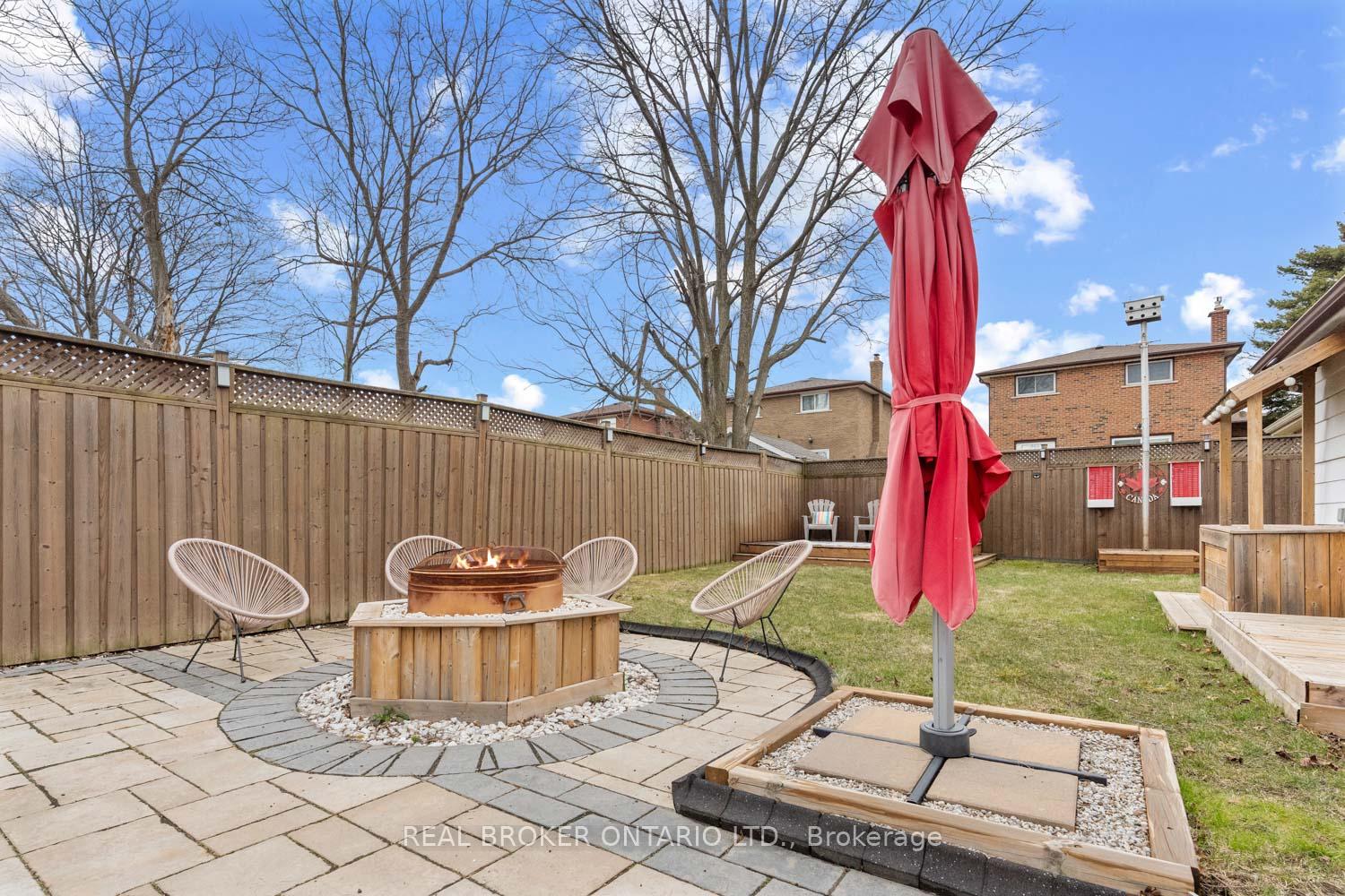 Photo 36 of 32 Ronway Crescent, Scarborough, Woburn — HOMEH