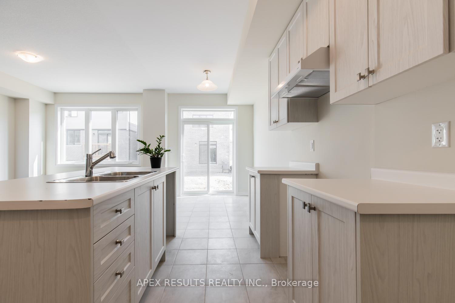 Photo 14 of 30 Sun Haven Lane, Thorold, Rolling Meadows — HOMEH