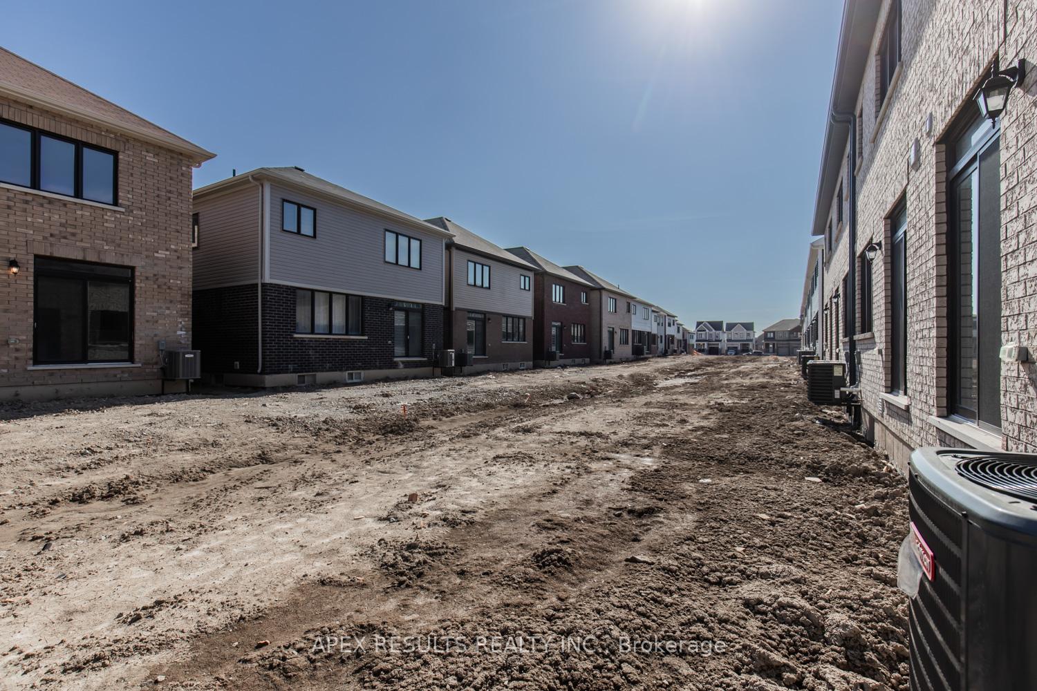 Photo 32 of 30 Sun Haven Lane, Thorold, Rolling Meadows — HOMEH