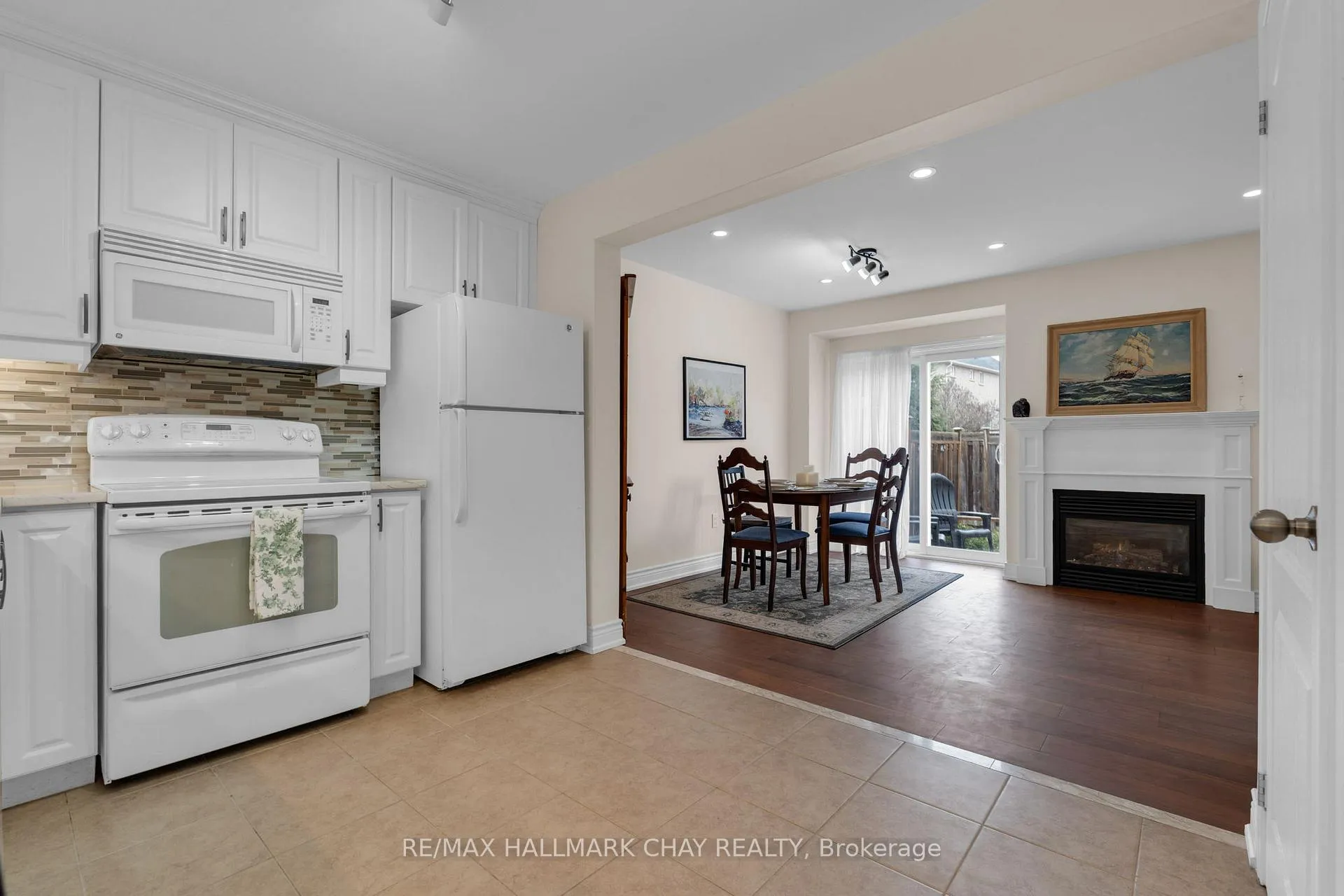 Photo 6 of Unit 38, 75 Prince William Way, Barrie, Innis-Shore — HOMEH