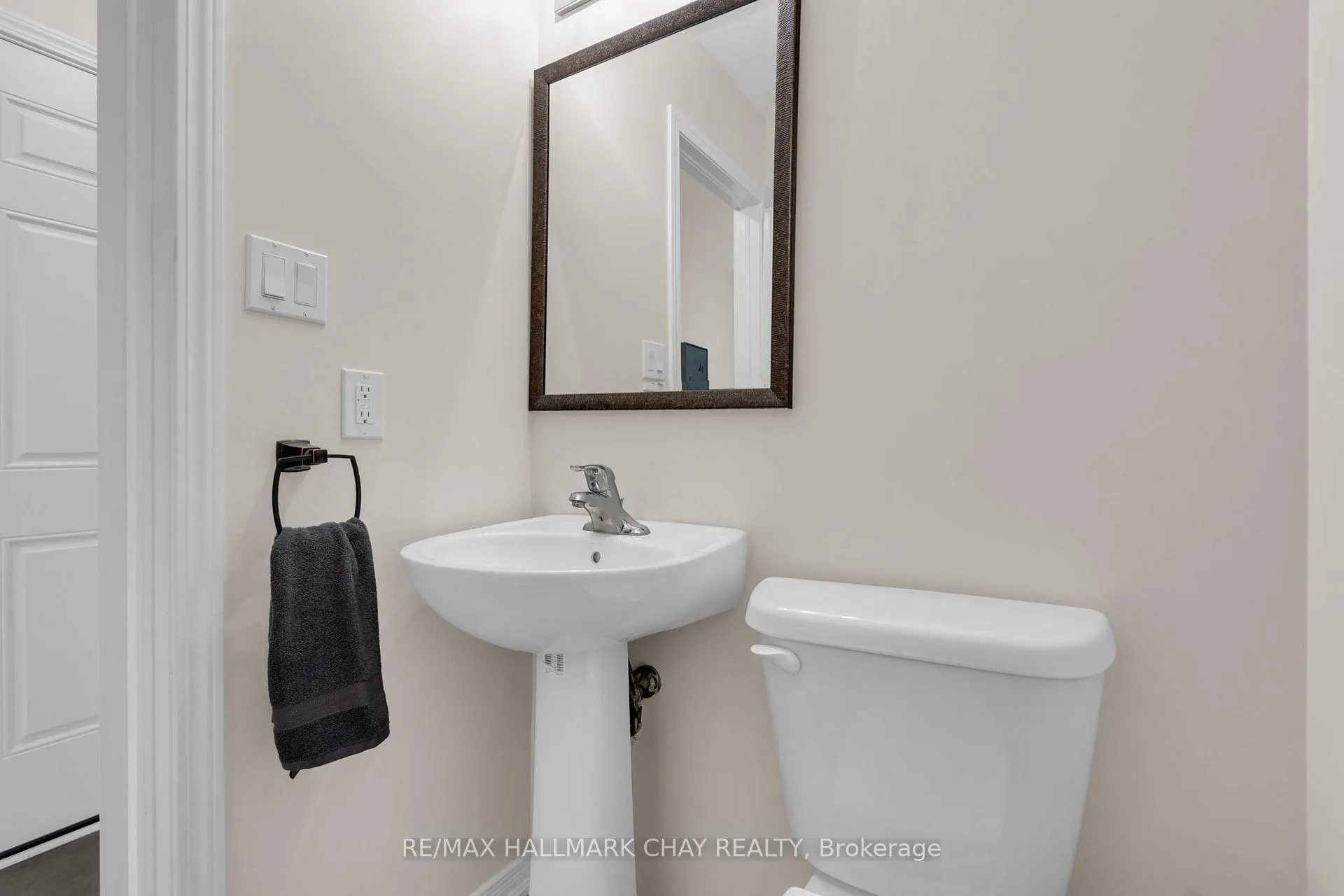 Photo 14 of Unit 38, 75 Prince William Way, Barrie, Innis-Shore — HOMEH