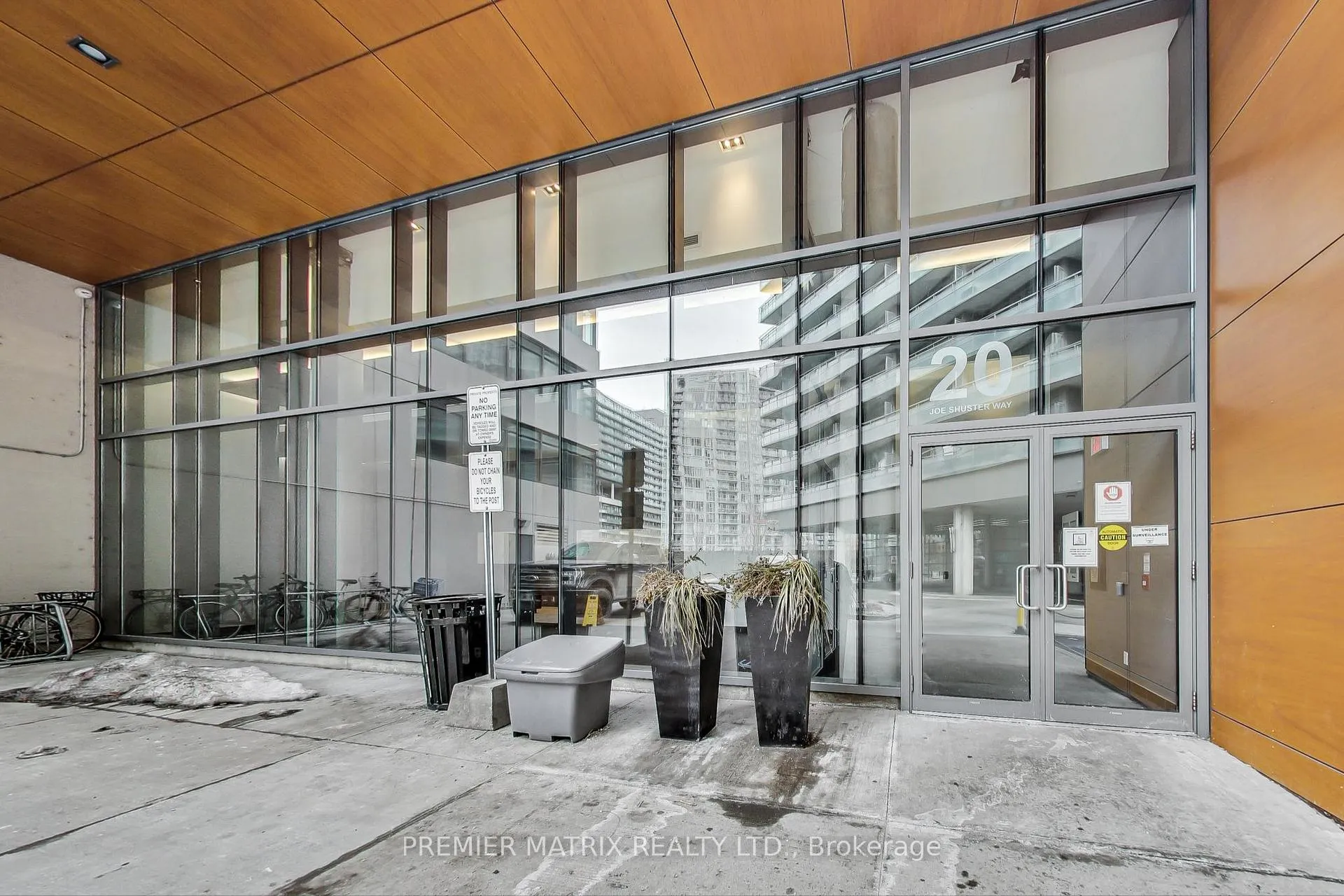 Photo 4 of Unit 903, 20 Joe Shuster Way, Toronto, South Parkdale — HOMEH