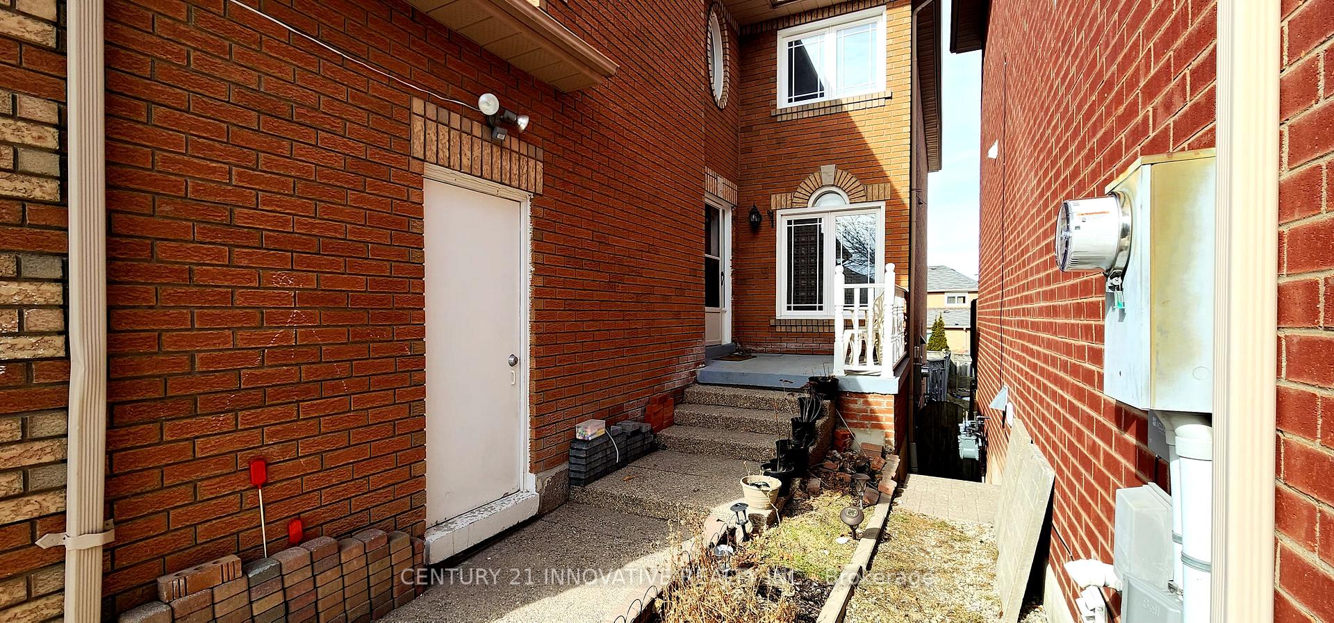 Photo 2 of 7 Havenlea Road, Scarborough, Rouge — HOMEH