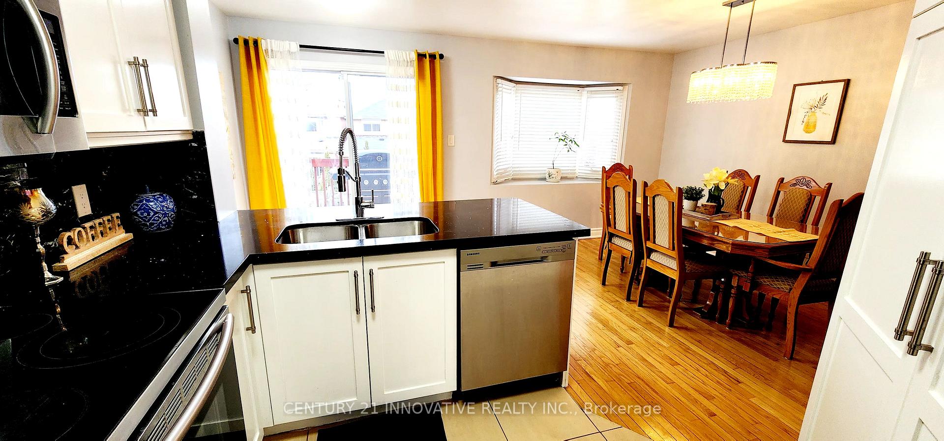 Photo 9 of 7 Havenlea Road, Scarborough, Rouge — HOMEH