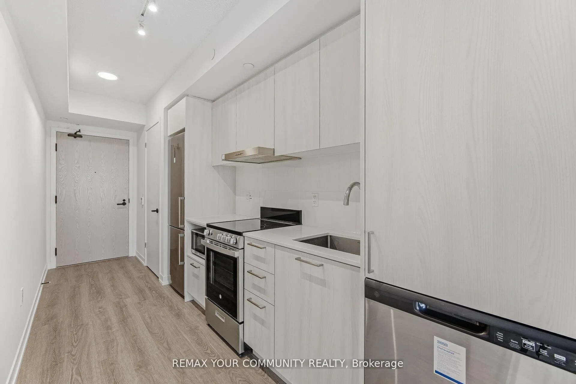 Photo 11 of Unit 3002, 195 Commerce Street, Vaughan, Vaughan Corporate Centre — HOMEH