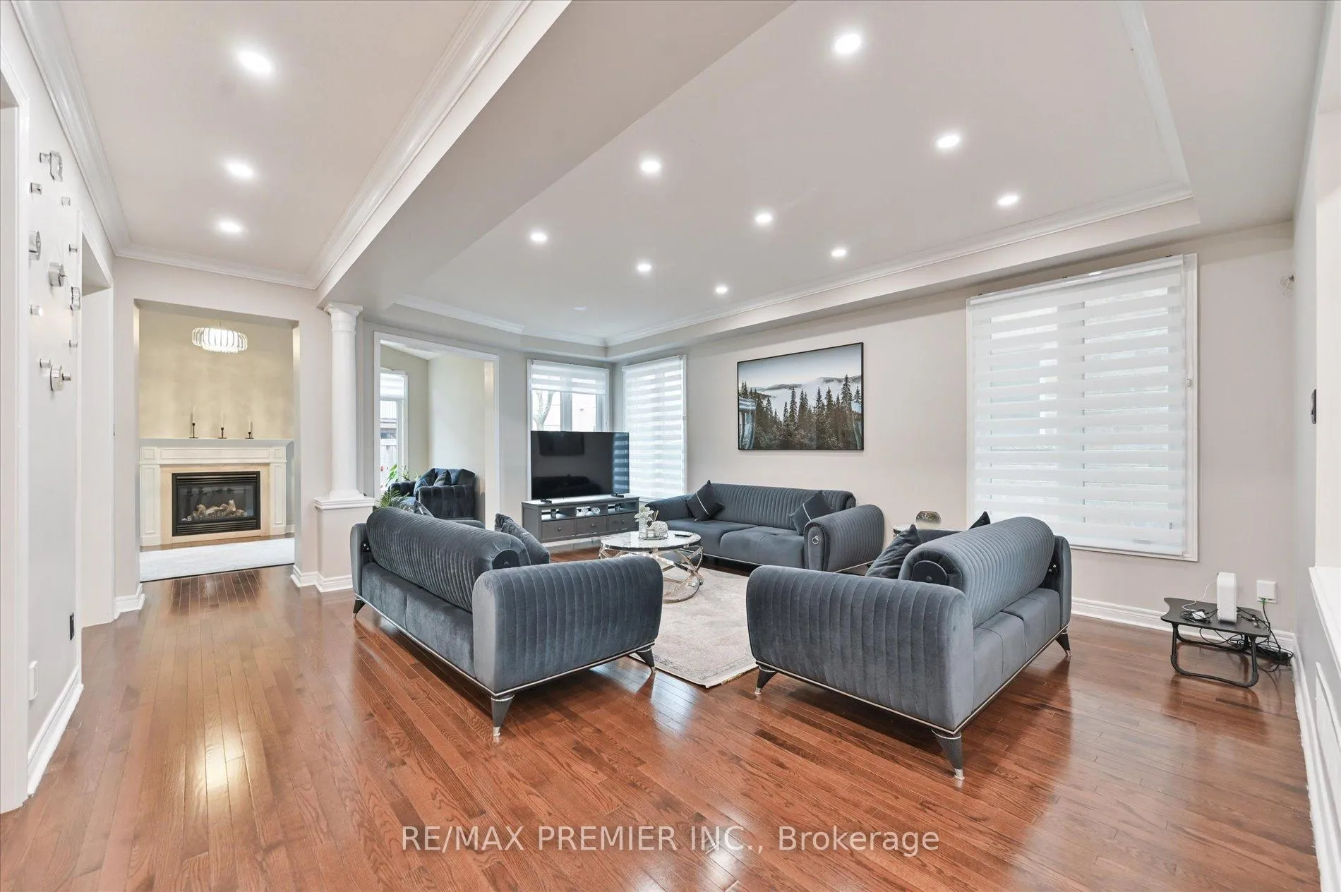 Photo 4 of 170 Ascalon Drive, Vaughan, Patterson — HOMEH