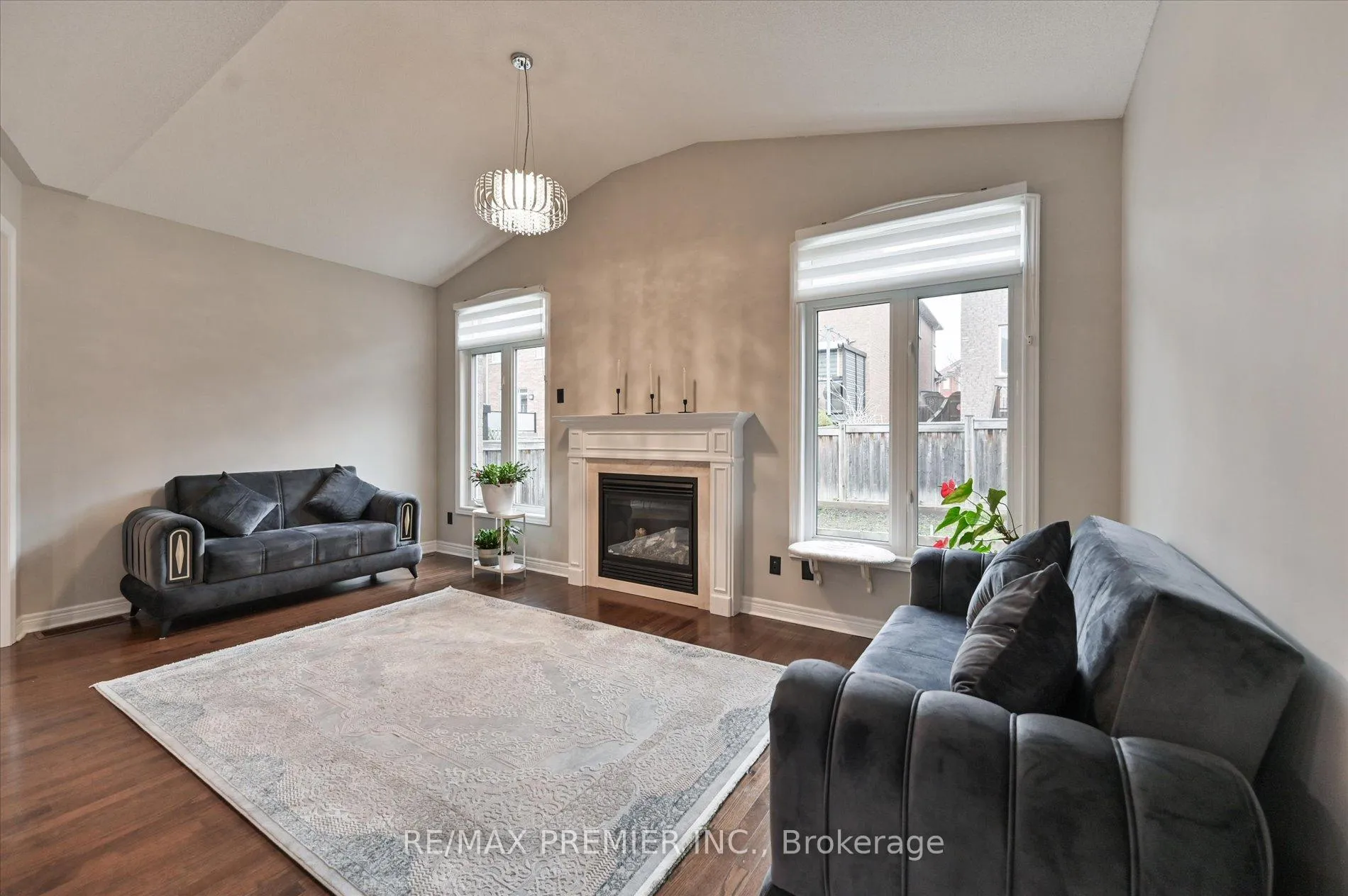 Photo 6 of 170 Ascalon Drive, Vaughan, Patterson — HOMEH