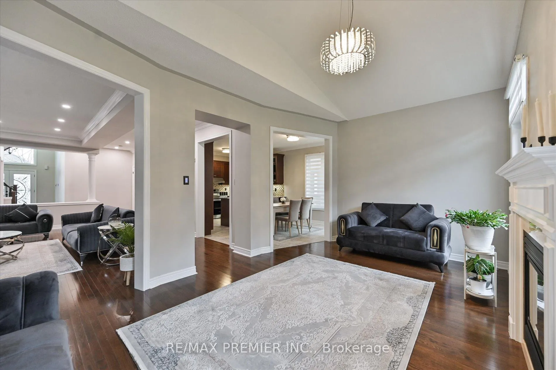 Photo 7 of 170 Ascalon Drive, Vaughan, Patterson — HOMEH