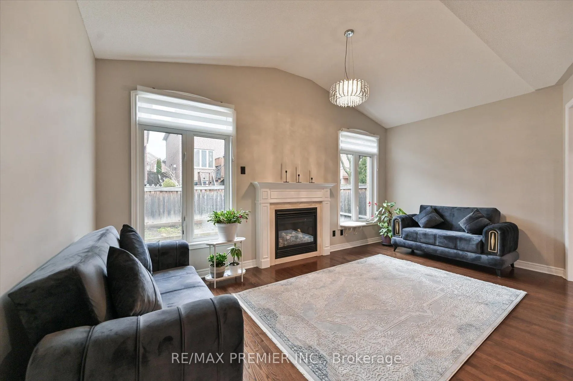 Photo 8 of 170 Ascalon Drive, Vaughan, Patterson — HOMEH