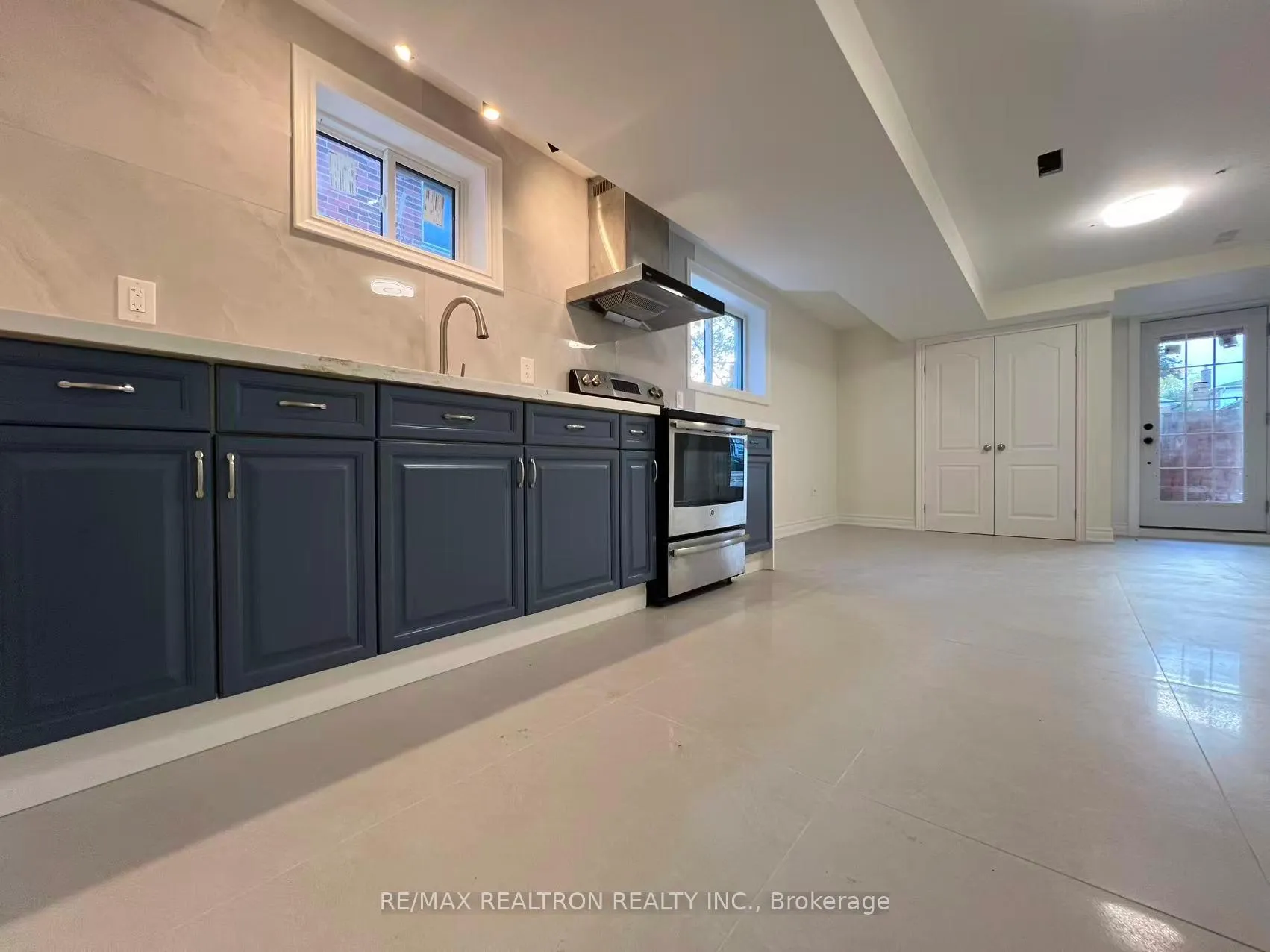 Photo 7 of Unit Bsmt, 329 Cherokee Boulevard, North York, Pleasant View — HOMEH