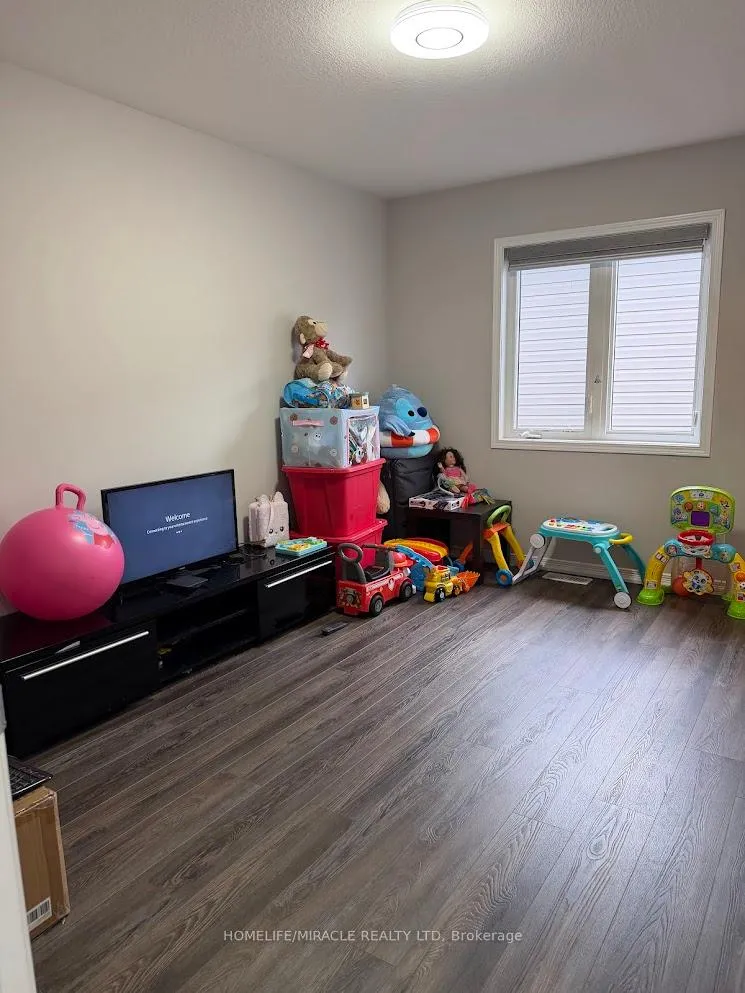 Photo 11 of 67 Saddlebrook Court, Kitchener — HOMEH