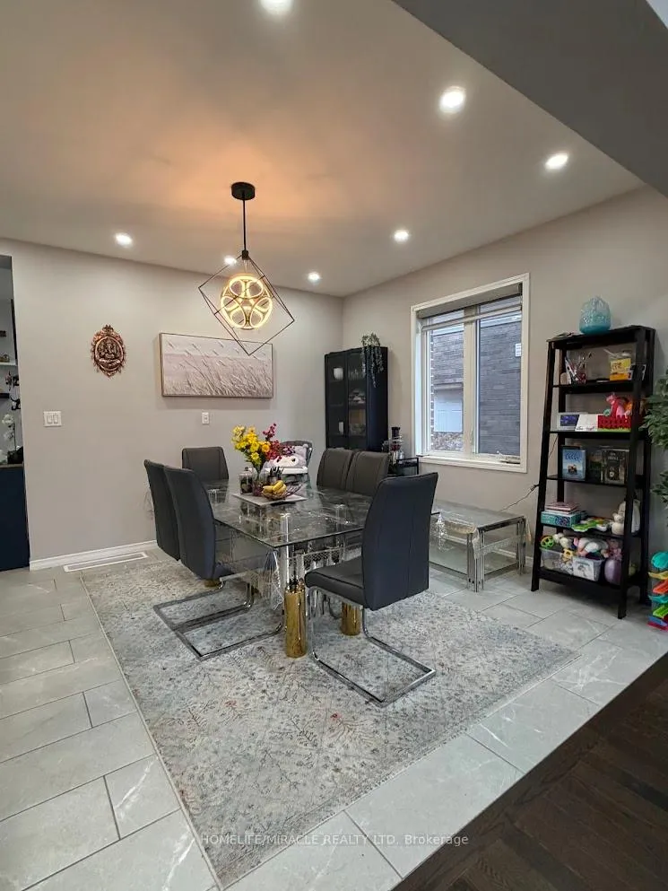 Photo 28 of 67 Saddlebrook Court, Kitchener — HOMEH
