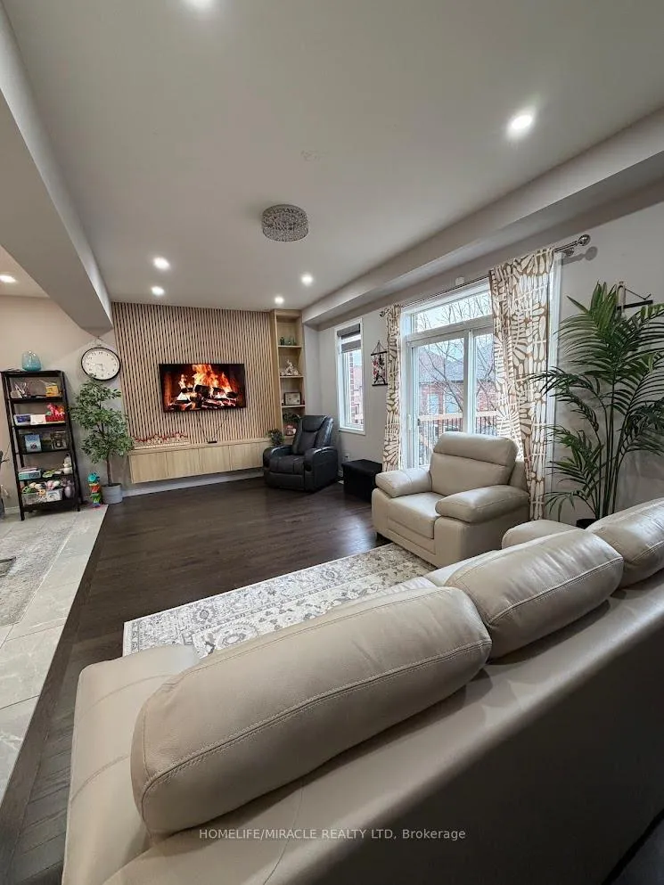 Photo 31 of 67 Saddlebrook Court, Kitchener — HOMEH